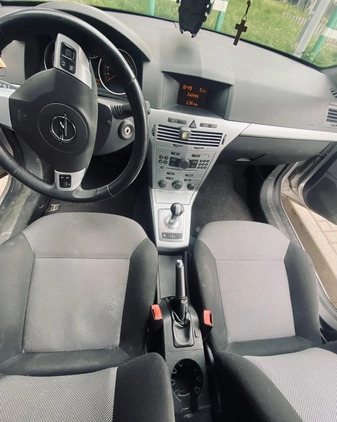 Opel Astra cena 11500 przebieg: 191000, rok produkcji 2009 z Słupsk małe 56